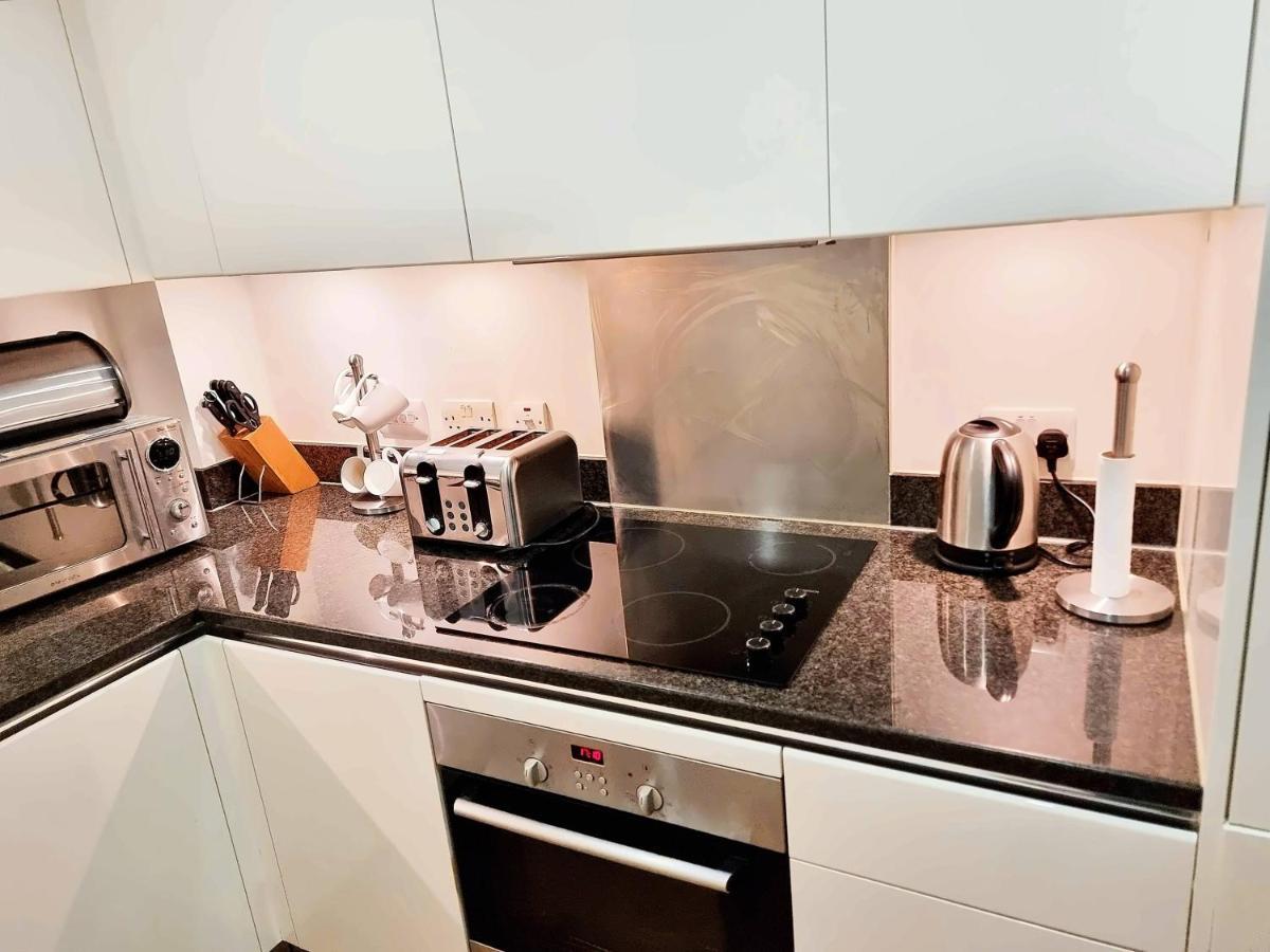 Your Riverside Home 2 With Private Balcony Londra Esterno foto