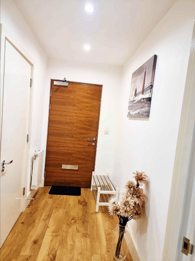 Your Riverside Home 2 With Private Balcony Londra Esterno foto