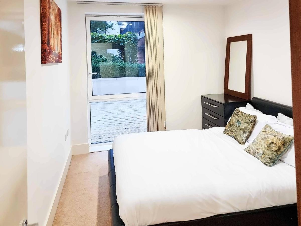 Your Riverside Home 2 With Private Balcony Londra Esterno foto