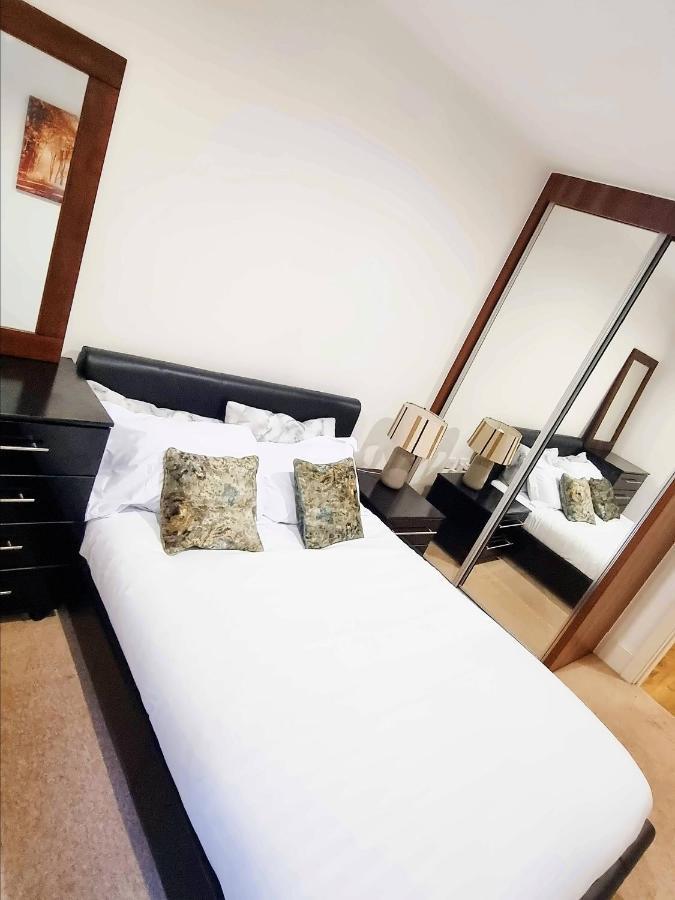 Your Riverside Home 2 With Private Balcony Londra Esterno foto