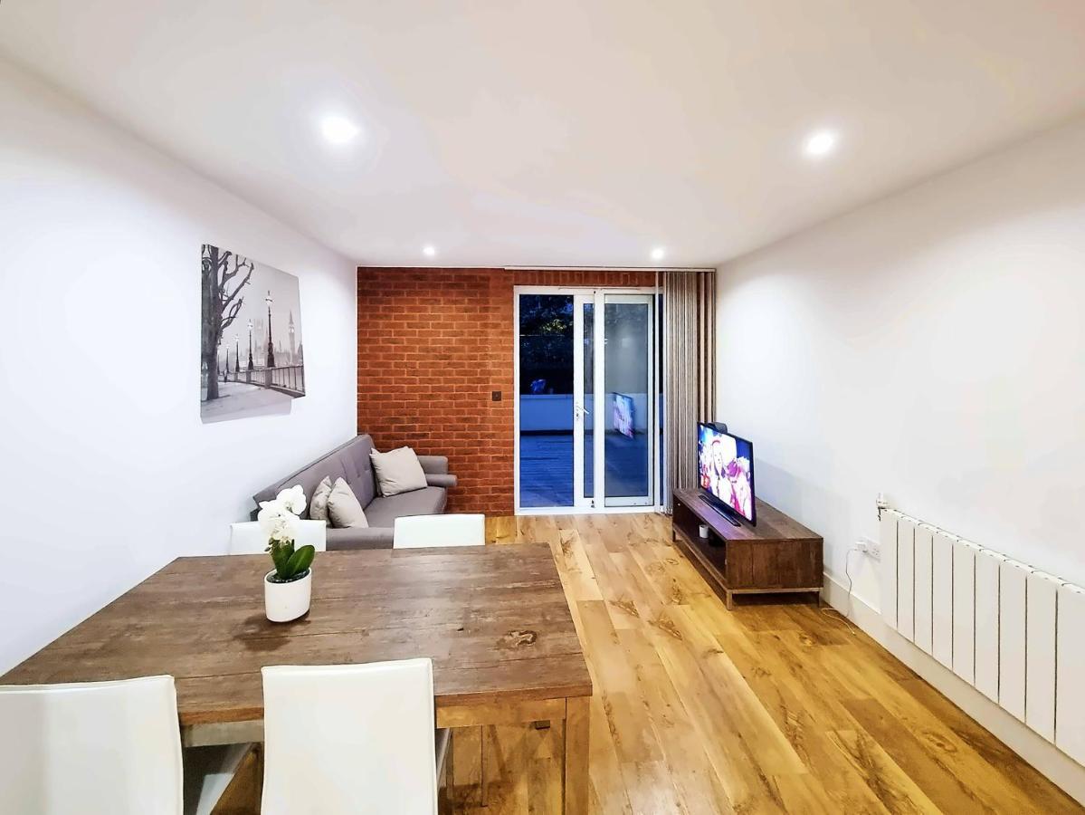 Your Riverside Home 2 With Private Balcony Londra Esterno foto